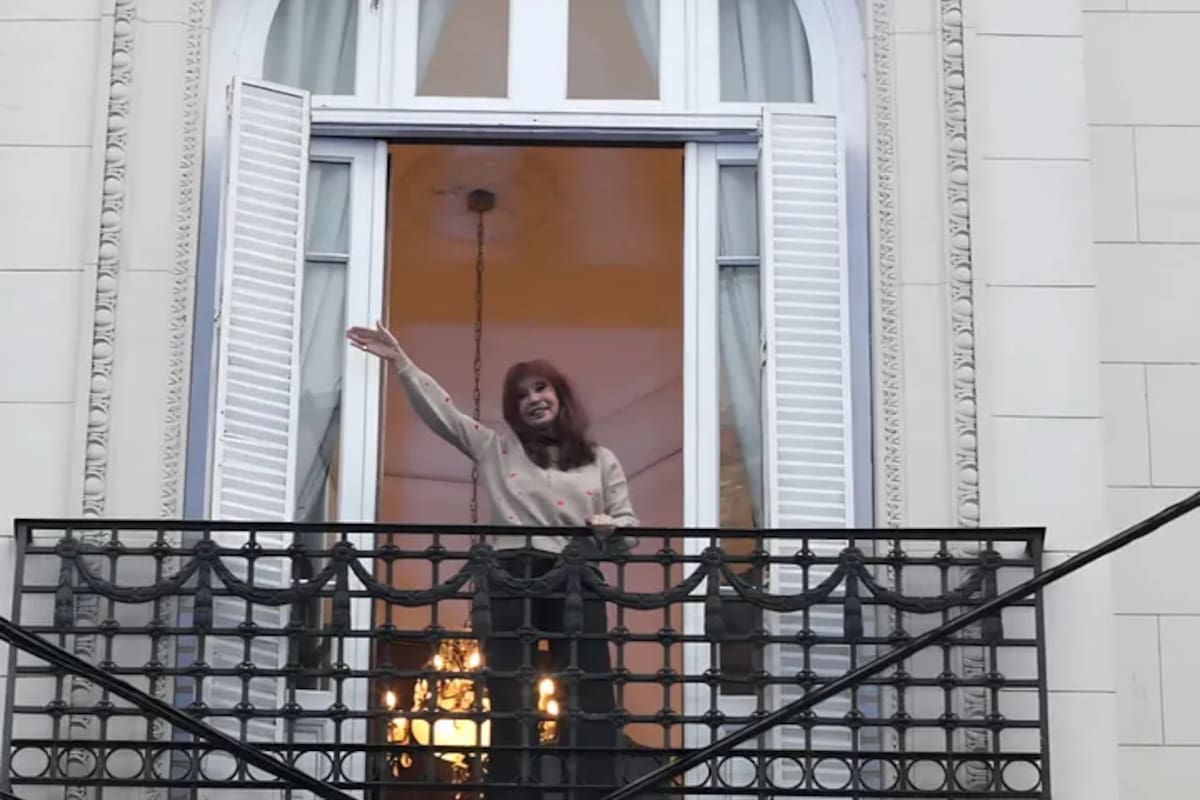 O kirchnerismo abalou a casa de Cristina Kirchner, depois de um ano de prisão e prisão domiciliar.