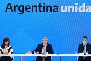 Cristina Kirchner, Alberto Fernández y Sergio Massa, el lunes, en el acto de anuncio del resultado del canje de deuda