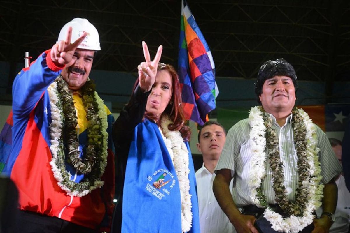 Cristina Kirchner, ayer, junto a Maduro y Evo Morales, en el acto en Cochabamba