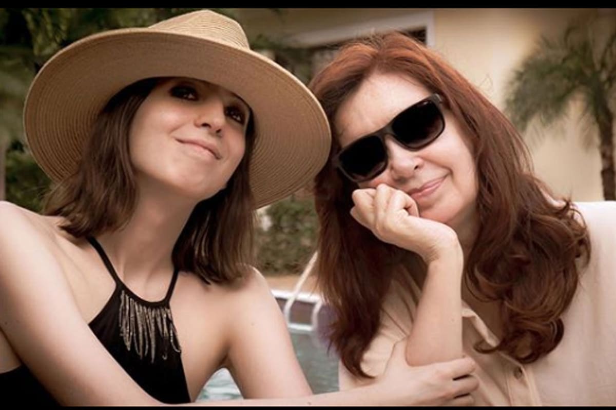 Cristina Kirchner compartió la primera foto de Florencia Kirchner desde que comenzó su tratamiento