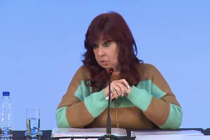 Cristina Kirchner contra CABA: "Averigüen quien es la que más gasta dólares y no produce"