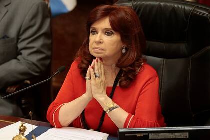 Cristina Kirchner durante la sesión por Ganancias en el Senado