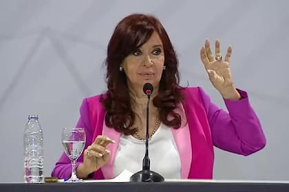Cristina Kirchner: "El poder mediático presenta como malo lo que en realidad es bueno"