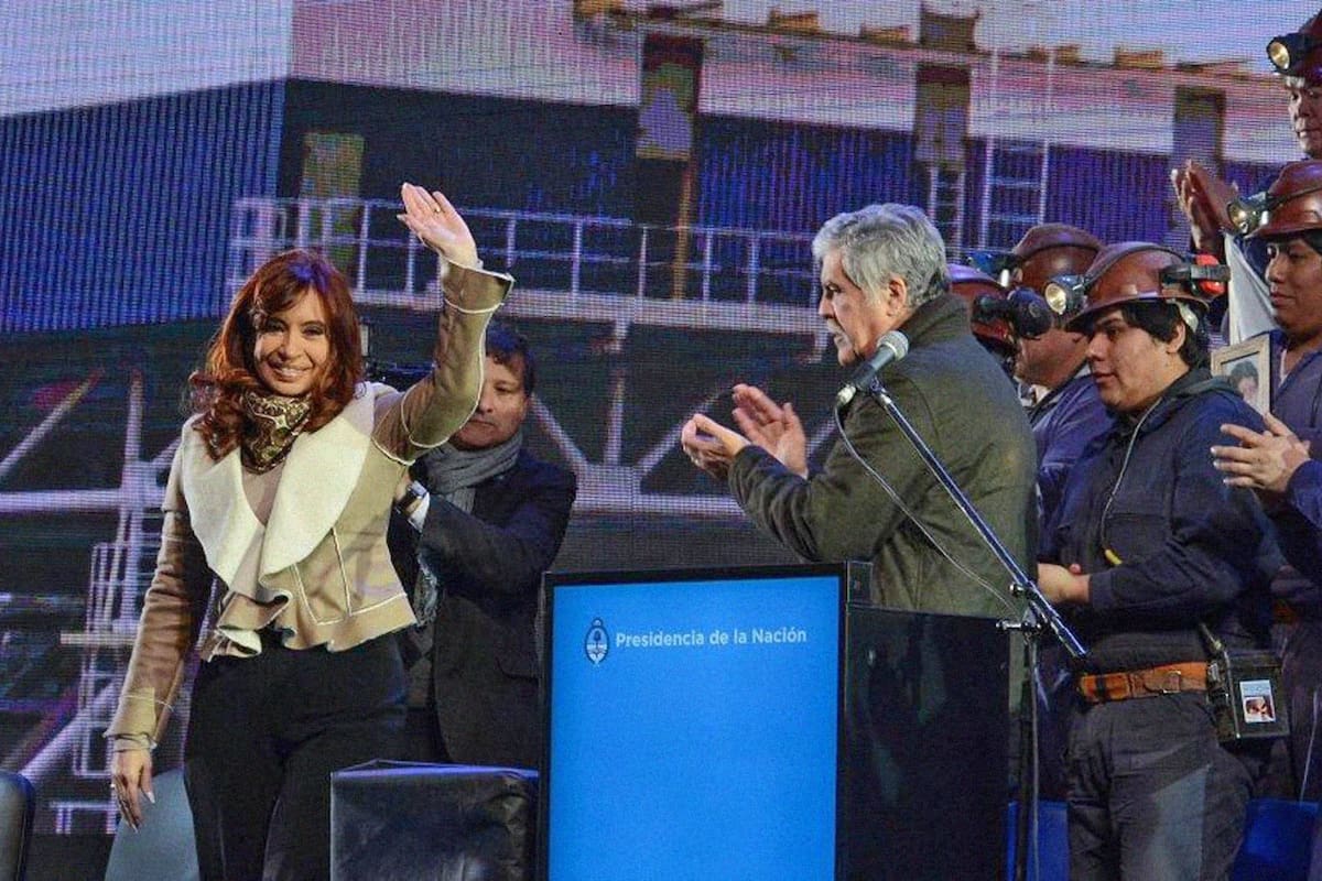 Cristina Kirchner, en la inauguración de la central eléctrica que dos años después aún no funciona