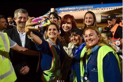 Cristina Kirchner, en Posadas junto a trabajadores de Aerolíneas Argentinas