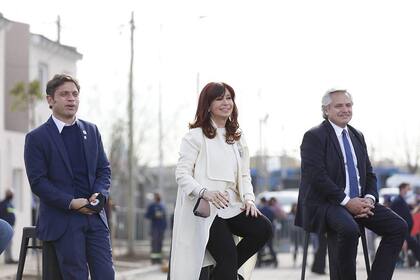 Cristina Kirchner fustigó la gestión de Mauricio Macri, ayer, en Isla Maciel