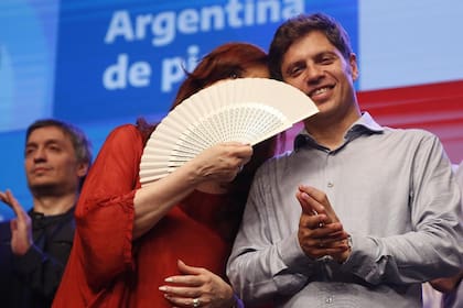 Cristina Kirchner habla con Axel Kicillof