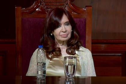 Cristina Kirchner inició un juicio en 2017 reclamando cobrar dos asignaciones vitalicias de privilegio al mismo tiempo
