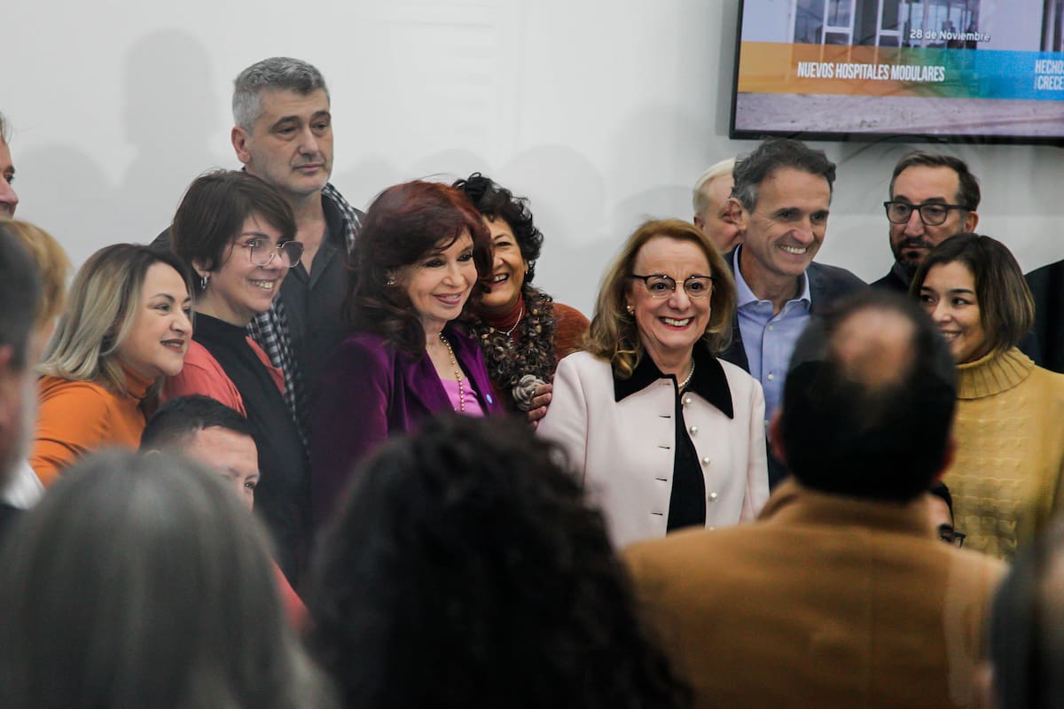 Cristina Kirchner junto a Alicia Kirchner y Gabriel Katopodis durante la inauguración de un hospital en Río Gallegos