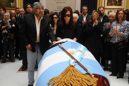 Cristina Kirchner, en el velorio de su marido, el expresidente Néstor Kirchner