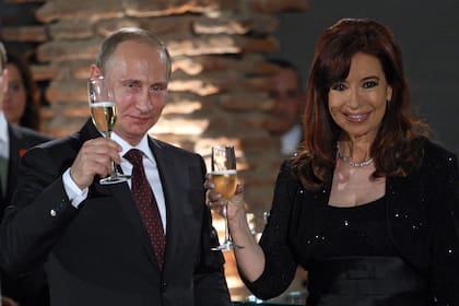 Cristina Kirchner junto al presidente ruso, Vladimir Putin, en el brindis durante la cena en el Museo del Bicentenario, organizada en honor a su visita