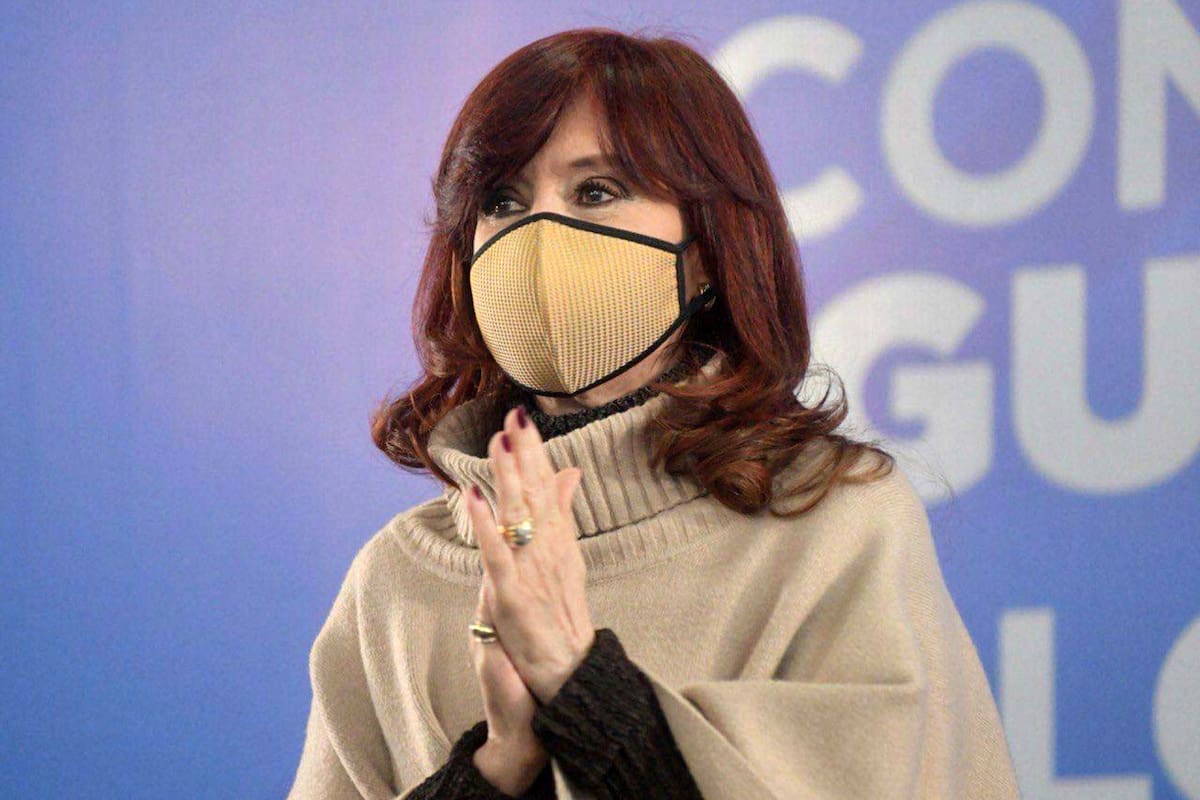 Cristina Kirchner no solo tiene en sus manos la definición en el crucial tablero bonaerense