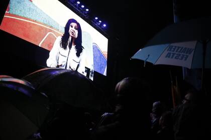 Cristina Kirchner presenta su libro en la sala "Jorge Luis Borges"