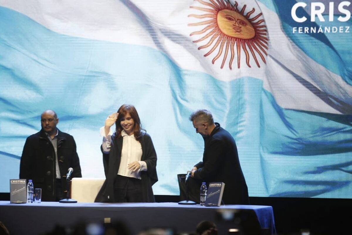 Cristina Kirchner presentó su libro en Mar del Plata