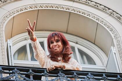 Cristina Kirchner, que irá presa en días tras el fallo de la Corte, dejó una inflación -junto con Alberto Fernández- de 211,4% en 2023
