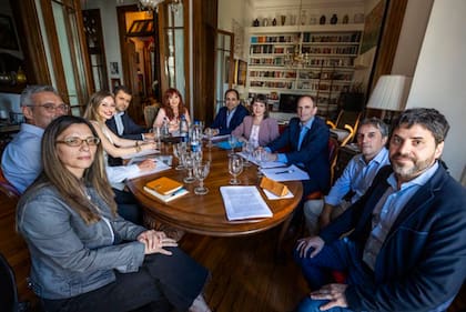 Cristina Kirchner recibió a un grupo de economistas