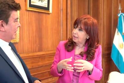 Cristina Kirchner recibió el jueves en el Senado a Fernando Espinoza, intendente de La Matanza, el distrito en el que se libra una tensa disputa entre peronistas