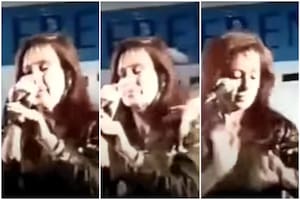 Cristina Kirchner recibió huevazos en Catamarca, en un acto en 2003; responsabilizó por el ataque a "la patota" de Luis Barrionuevo