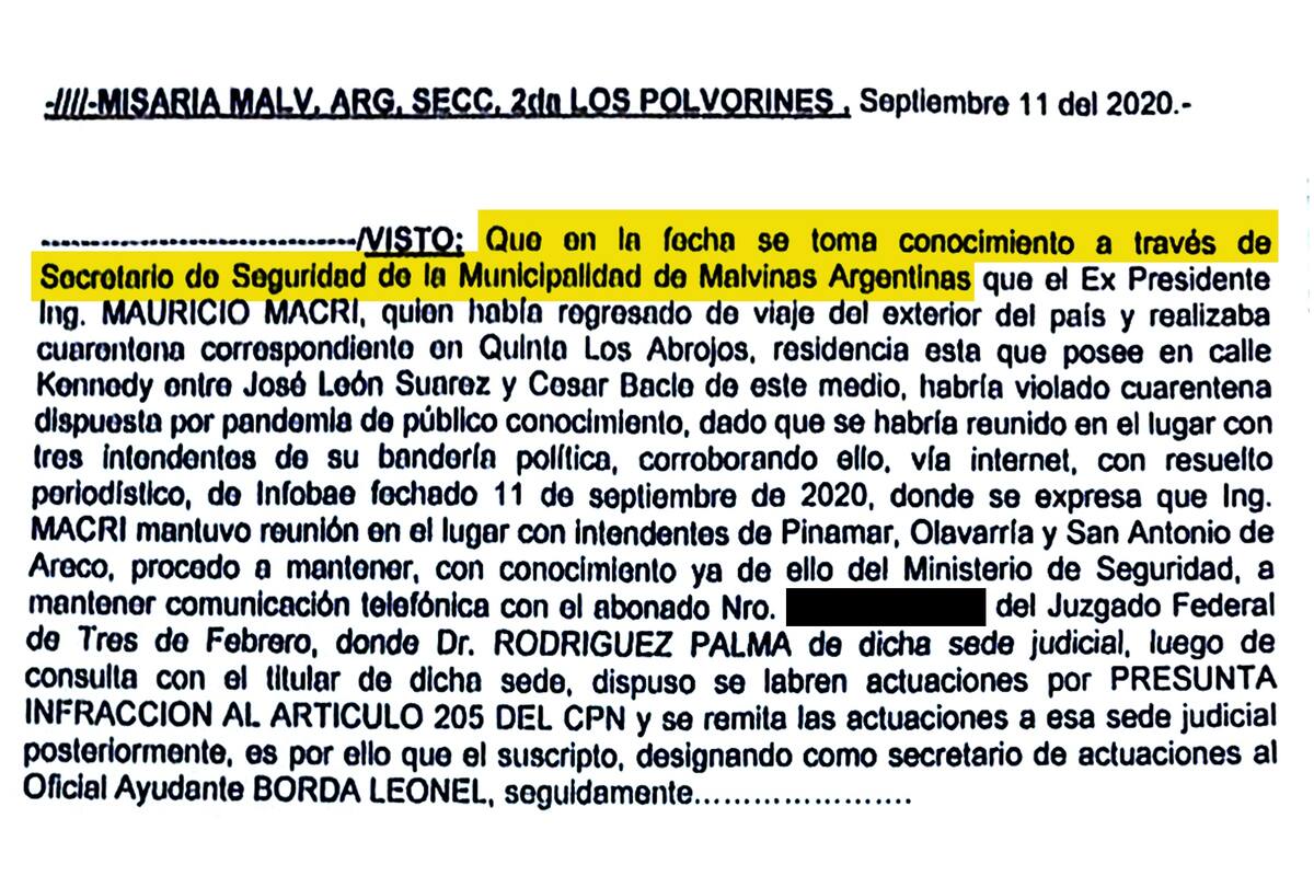 Cristina Kirchner retuiteó un comunicado del PJ que afirmó que el allanamiento a Mauricio Macri fue un "montaje" y argumentó que no era cierto que el caso lo hubiera promovido la Municipalidad de Malvinas Argentinas. La denuncia policial sugiere lo contrario