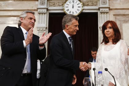El gobierno de Alberto Fernández y Cristina Kirchner apunta a Mauricio Macri por el envío de municiones a Bolivia