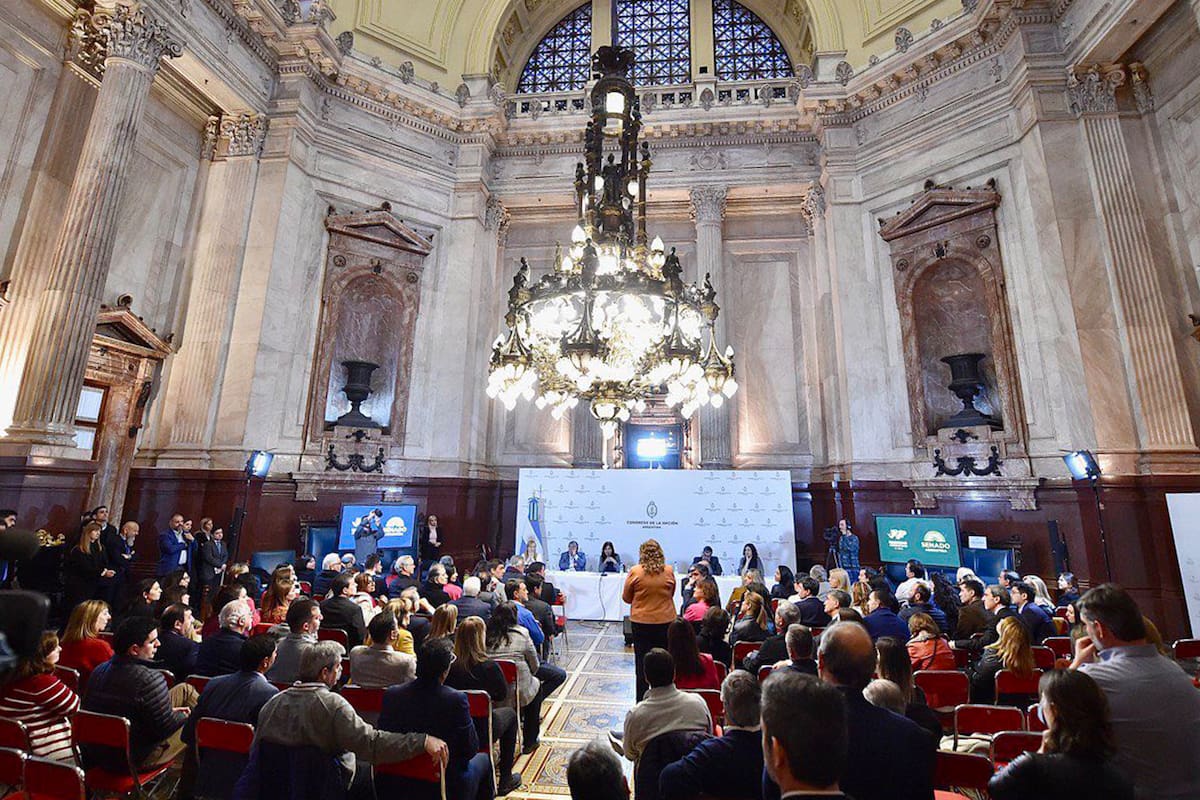 Cristina Kirchner se reunió con sus compañeros del bloque parlamentario