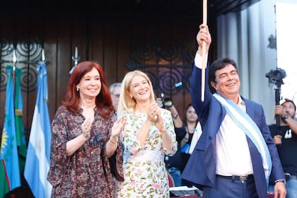 Cristina Kirchner, Verónica Magario y Fernando Espinoza, durante el acto de asunción del intendente de La Matanza en 2019
