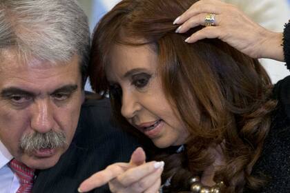 Cristina Kirchner y Aníbal Fernández, dos de los señalados por Stiuso como los responsables de la muerte de Nisman