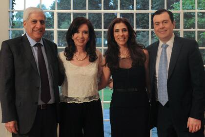Cristina Kirchner cuando era presidenta recibió a José Neder, Claudia Abdala y Gerardo Zamora en Olivos