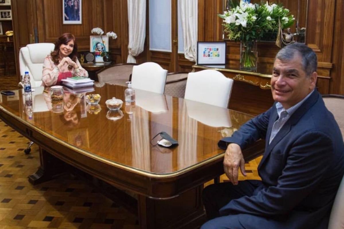 Cristina Kirchner y Rafael Correa, en el Senado argentino