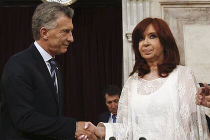 Cristina ordenó profundizar el enfrentamiento con Cambiemos y Macri recuperó protagonismo