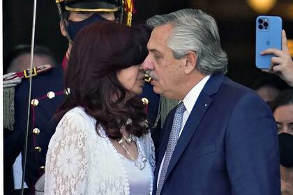 Cristina y Alberto, una relación difícil que complica la economía