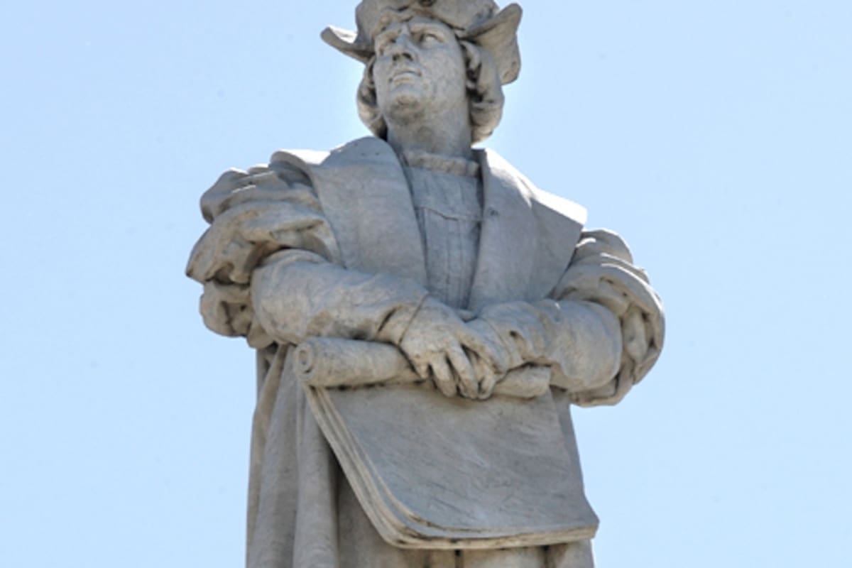 Cristóbal Colón: la estatua desplazada