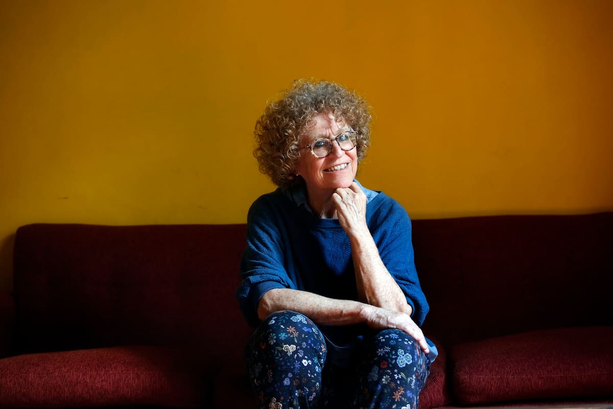 Crítica tanto del setentismo como de la teoría de los dos demonios, la autora de ¿Por qué no pasan los 70? reclama condiciones de escucha para temas como el de la dictadura y los derechos humanos