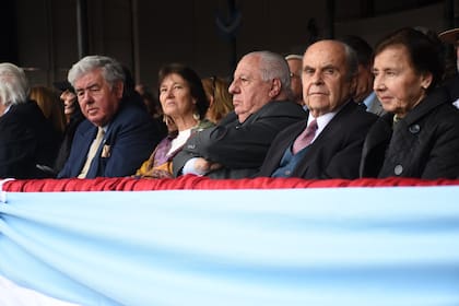 Crotto, de Zavalía y Gutiérrez en el palco oficial en la Exposición Rural de Palermo