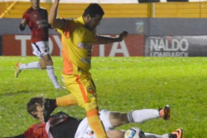 Crucero y Colón empataron en cero
