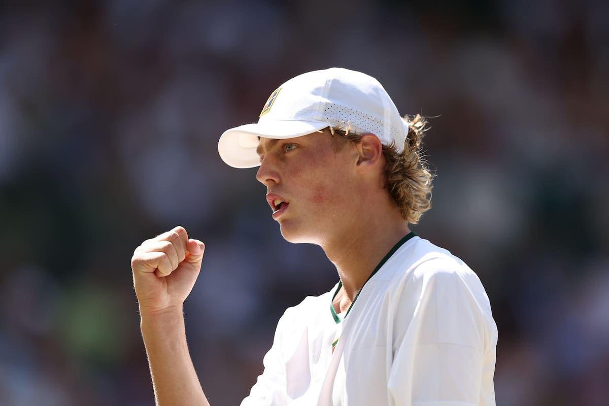 Cruz Hewitt tiene talento y juega bajo la sombra de su padre