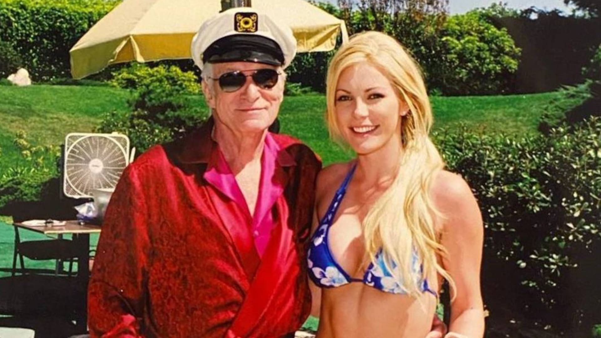 Crystal Hefner(en el centro) conoció a Hugh Hefner en una fiesta de Halloween, en el año 2008; ella tenía 21 años y él, 81