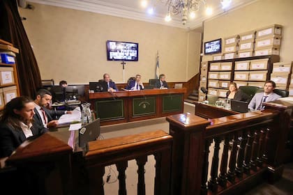 Por Zoom, con escondidos y pocas audiencias: el juicio por corrupción más grande de la historia prefirió un proceso en modo “foto carnet”