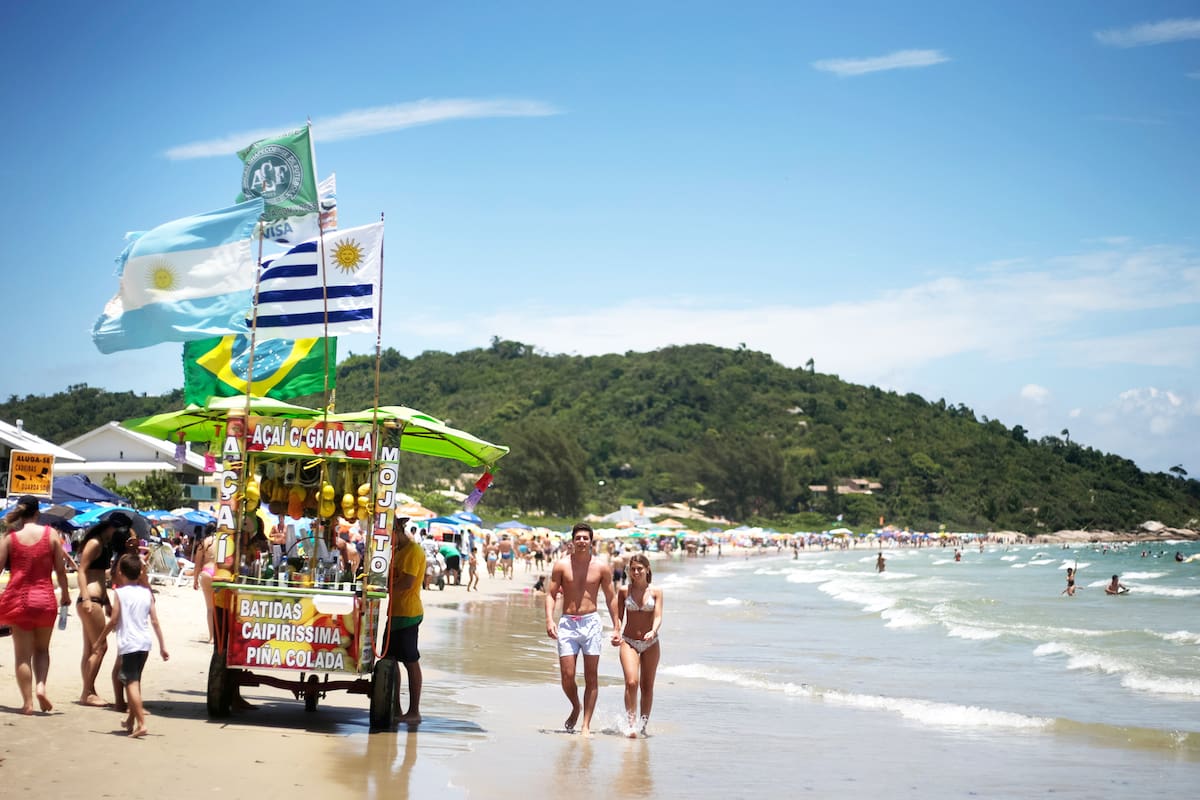 Cuál es el barrio más exclusivo de Florianópolis que ofrece vistas al mar