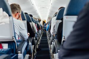 Cuál es el mejor lugar del avión para dormir en viaje, según expertos