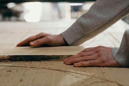 Cuál es el origen de tocar madera para espantar la mala suerte