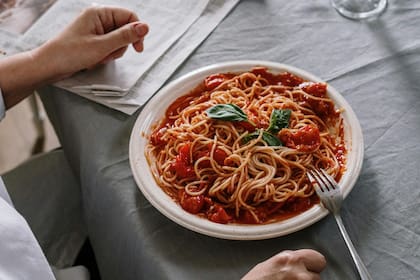 Cuál es la porción de pasta correcta para cada comensal, según una cocinera