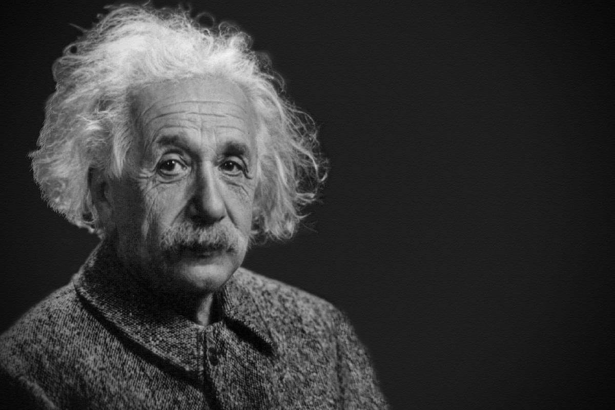 Cuál fue la teoría de Albert Einstein para alcanzar la felicidad y la plenitud