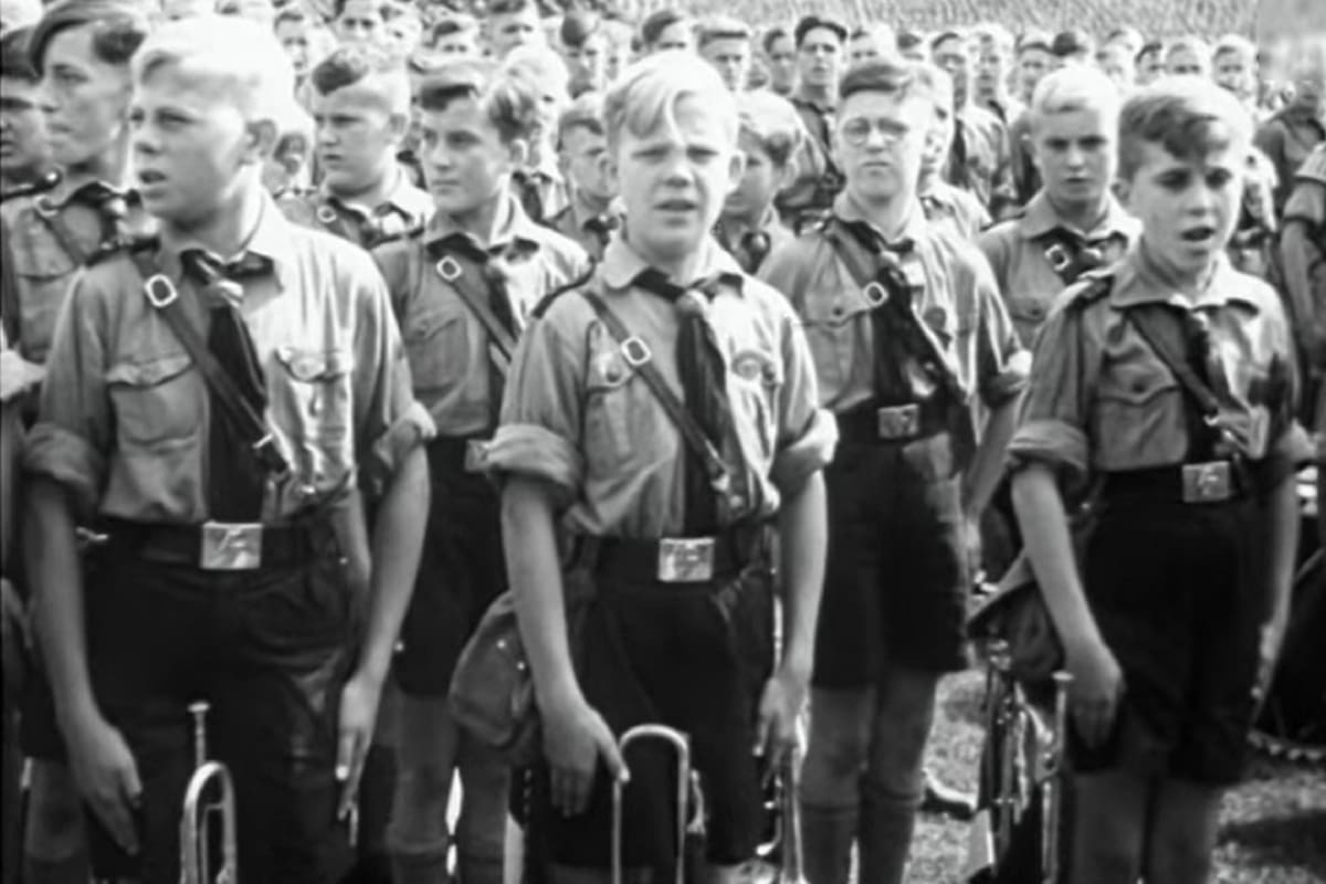Cuáles eran los vínculos entre las escuelas de élite inglesas y la Alemania Nazi (Captura de video)