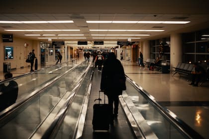 ¿Cuáles podrían ser las posibles estrategias que te ayudarían a superar la ansiedad al viajar?