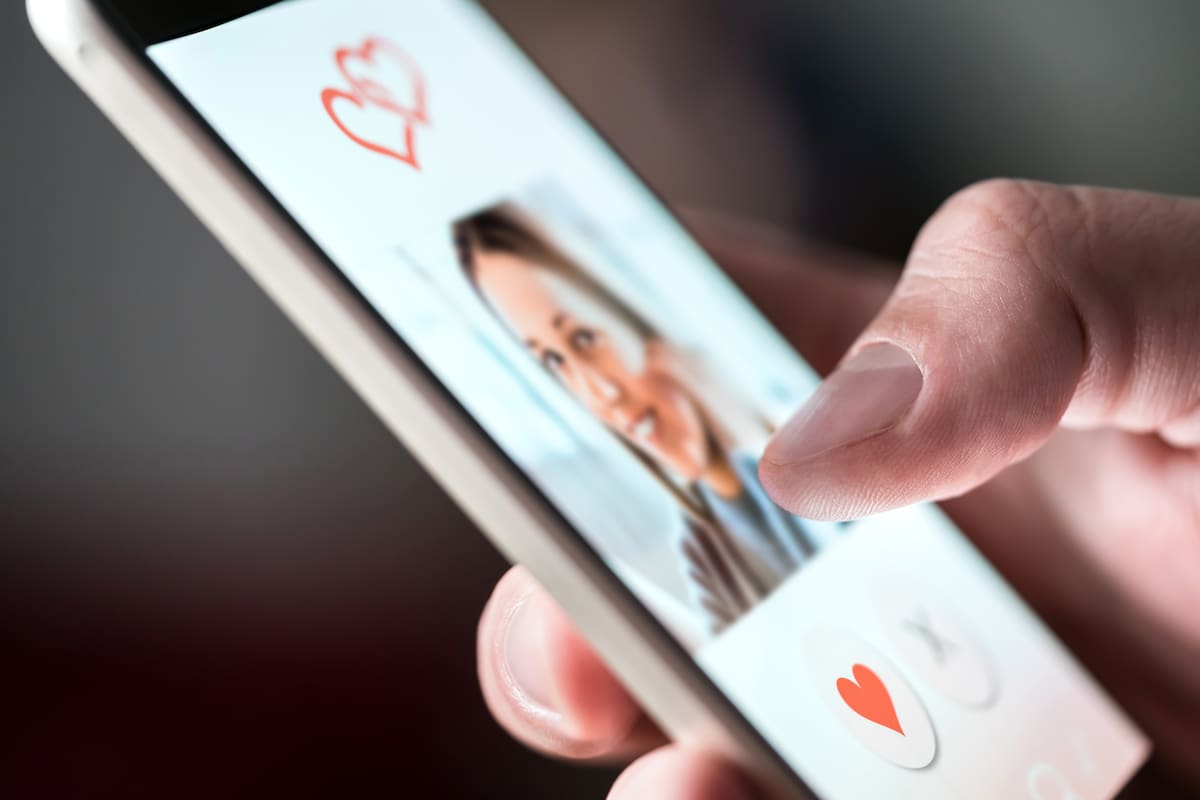 ¿Cuáles son las estafas más comunes en Tinder y otras apps de citas?
