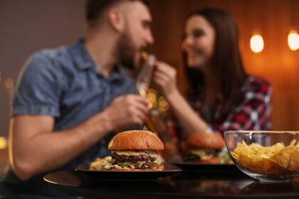 ¿Cuáles son las señales más comunes del hambre emocional?