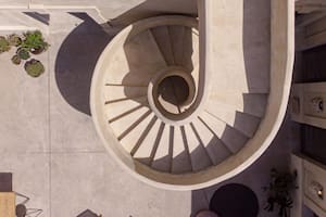 Cuáles son los beneficios que tiene subir escaleras y que no los aporta la caminata
