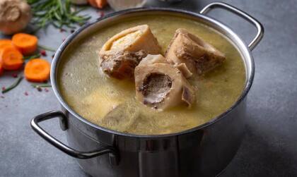 Cuáles son los ingredientes para un caldo repleto de nutrientes