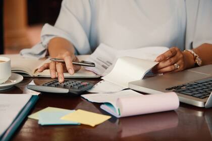 Cuáles son los límites establecidos para optar al crédito tributario del IRS por trabajo